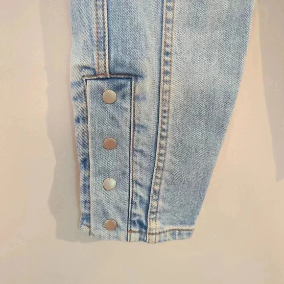 Something Navy Women's High-Waisted‎ Light Wash Denim Jeans Size 6 - Picture 4 of 7